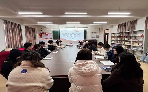 一群人在房间里
AI 生成的内容可能不正确。